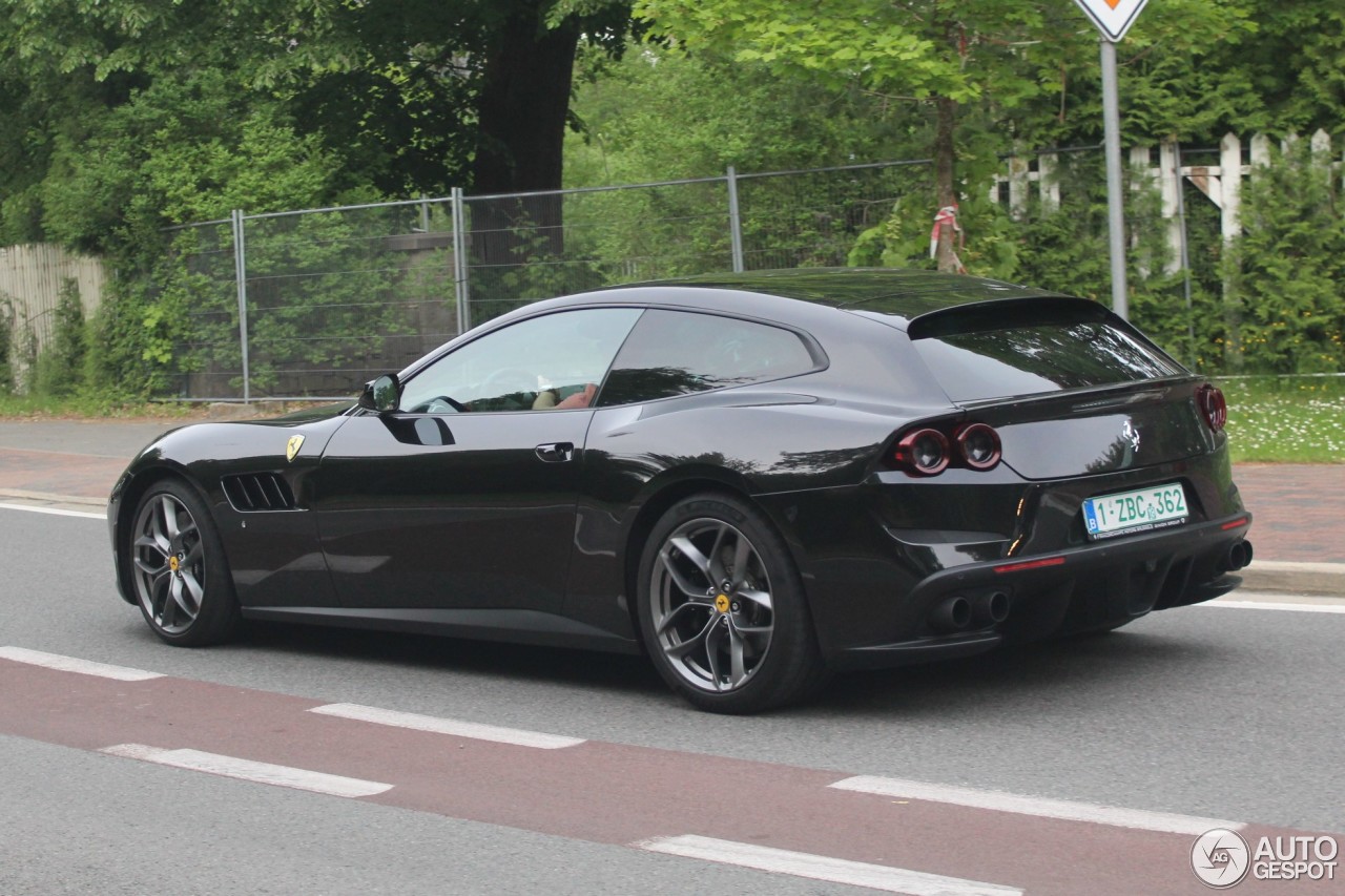 Ferrari GTC4Lusso T