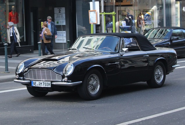 Aston Martin DB6 Vantage Volante