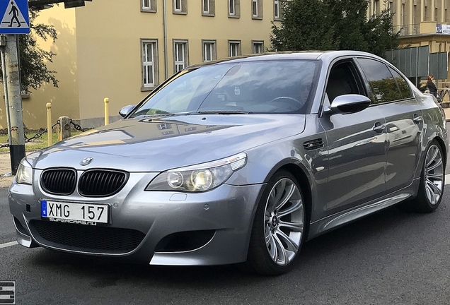 BMW M5 E60 2005