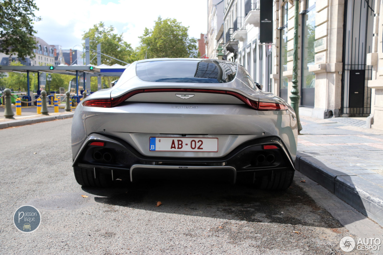 Aston Martin V8 Vantage 2018