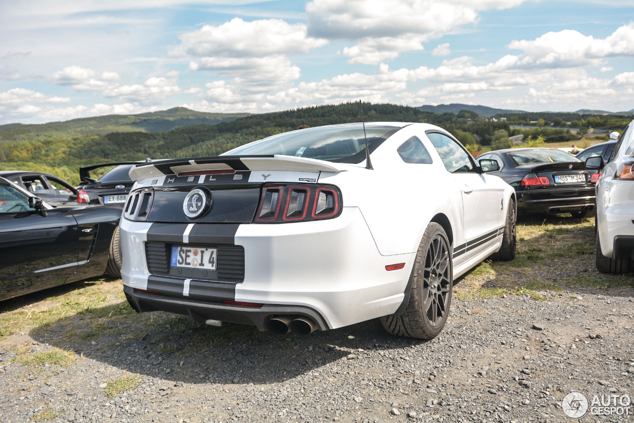 Ford Mustang Shelby GT500 2013