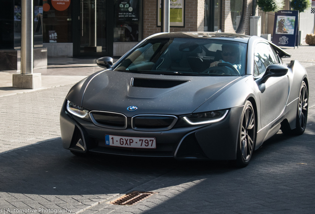 BMW i8