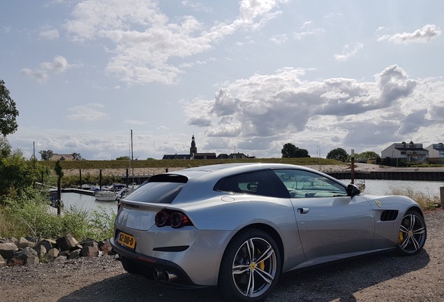 Ferrari GTC4Lusso