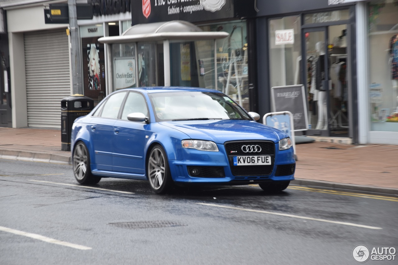 Audi RS4 Sedan