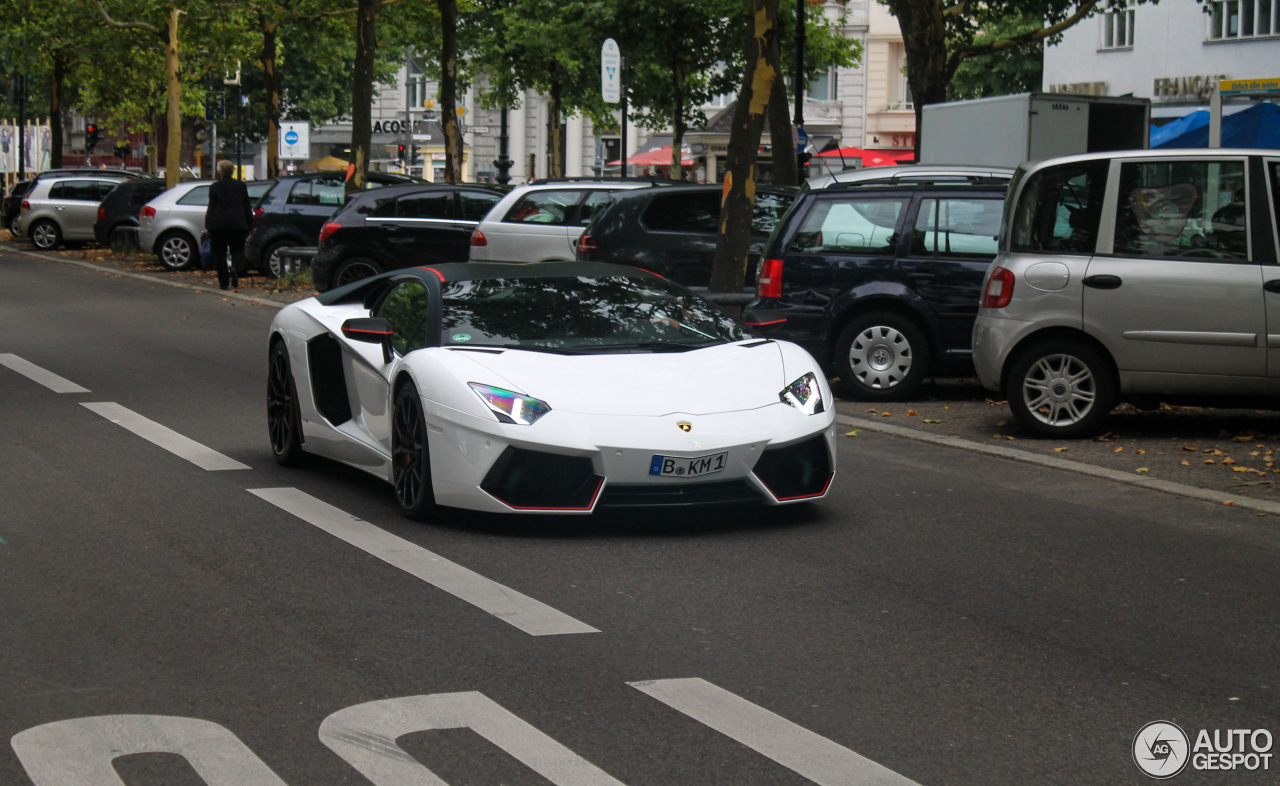 Lamborghini Aventador LP700-4 Pirelli Edition