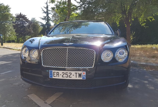 Bentley Flying Spur V8