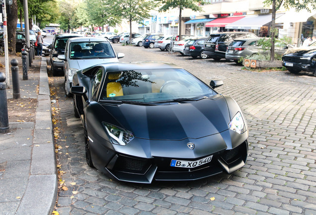 Lamborghini Aventador LP700-4