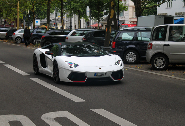 Lamborghini Aventador LP700-4 Pirelli Edition