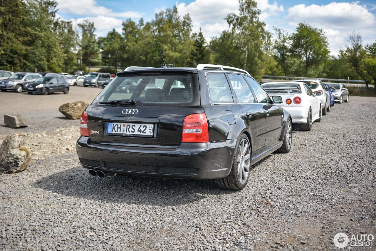 Audi RS4 Avant B5