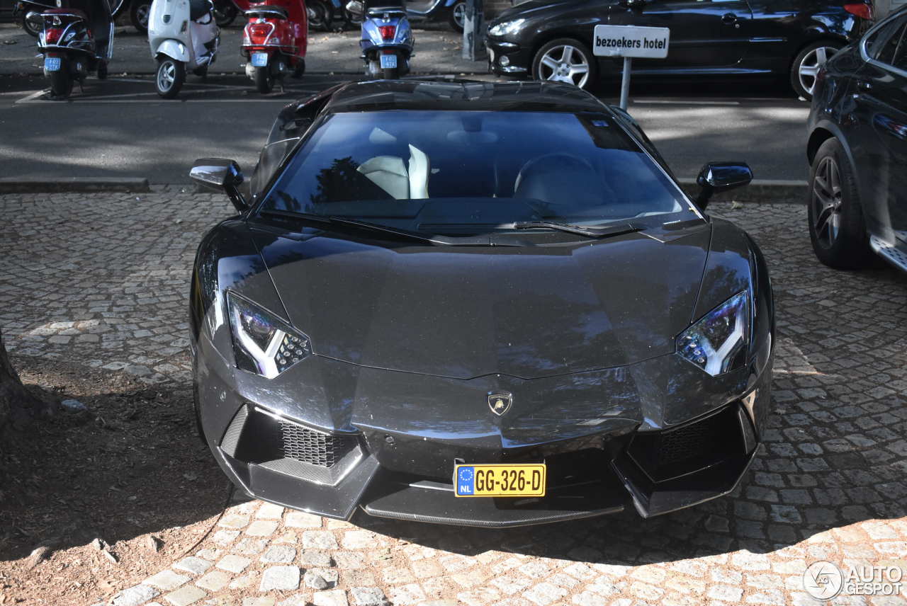 Lamborghini Aventador LP700-4 Roadster