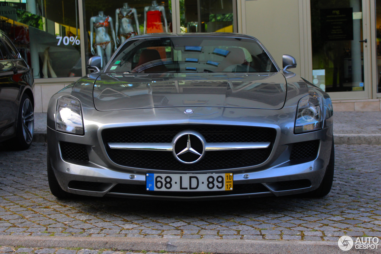 Mercedes-Benz SLS AMG