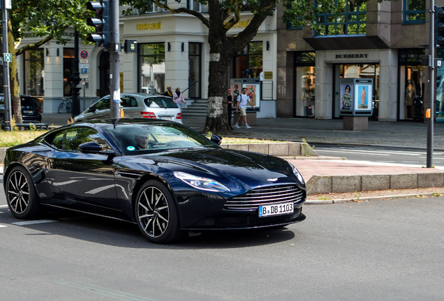 Aston Martin DB11