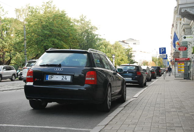 Audi RS4 Avant B5