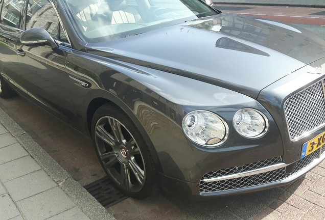 Bentley Flying Spur V8