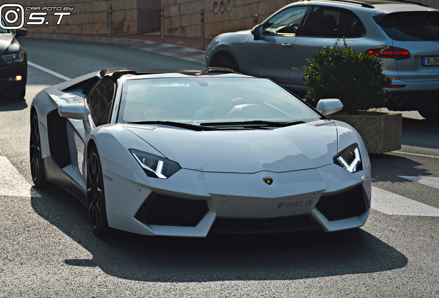 Lamborghini Aventador LP700-4 Roadster