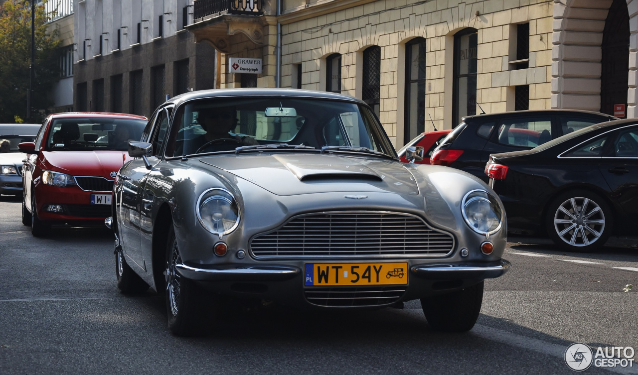 Aston Martin DB6 MKI