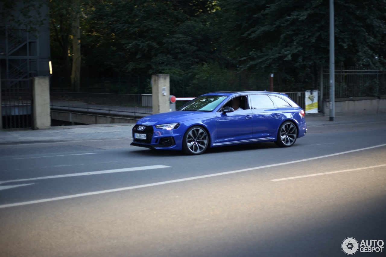 Audi RS4 Avant B9