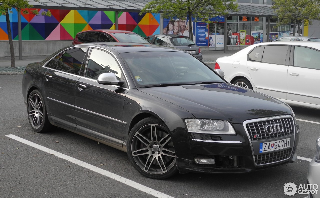 Audi S8 D3