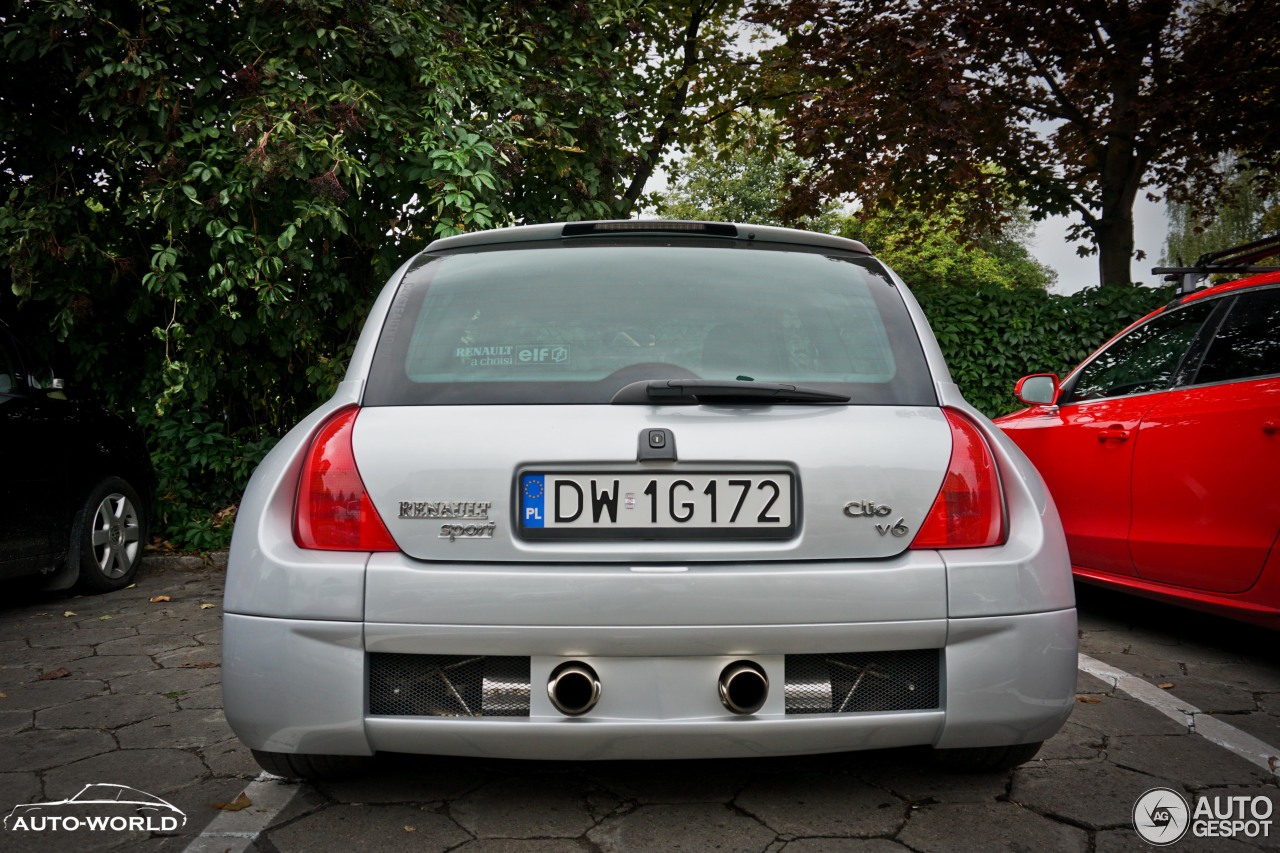 Renault Clio V6