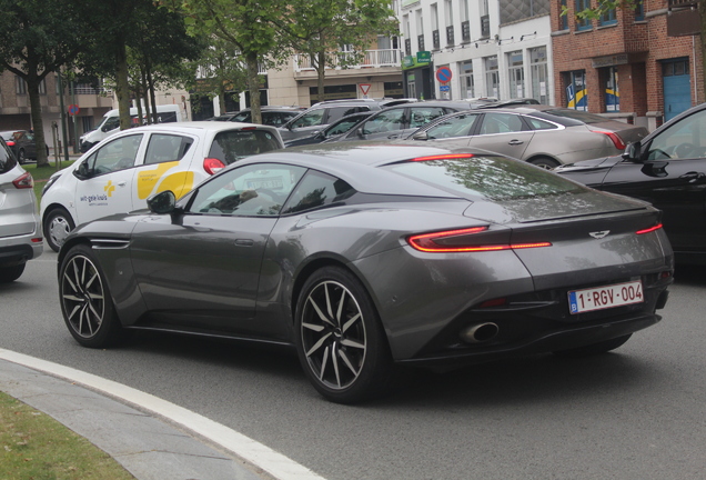 Aston Martin DB11