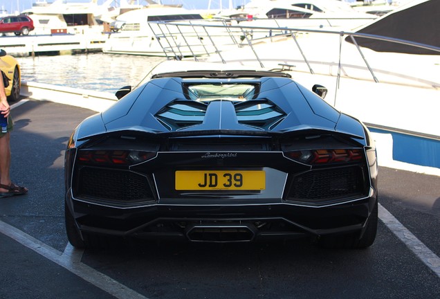 Lamborghini Aventador LP700-4 Roadster