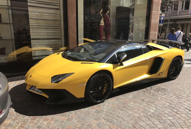 Lamborghini Aventador LP750-4 SuperVeloce Roadster