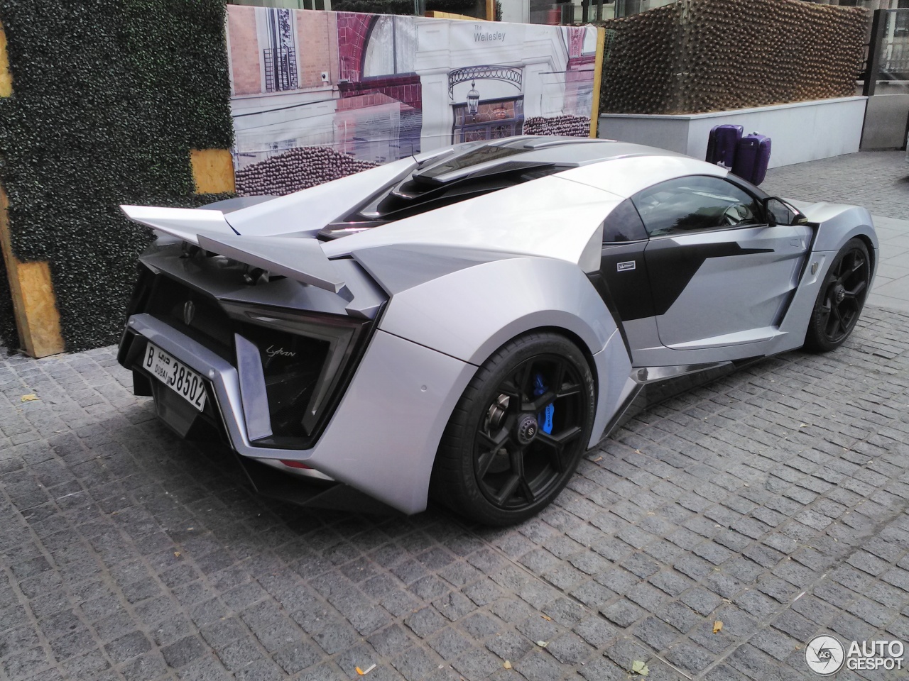 W-Motors Lykan Hypersport