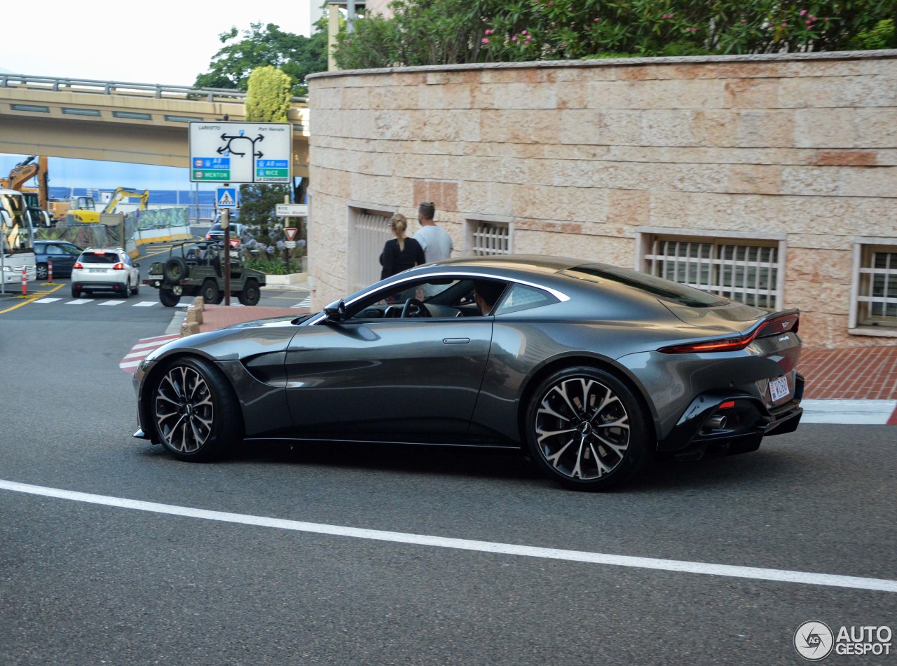 Aston Martin V8 Vantage 2018