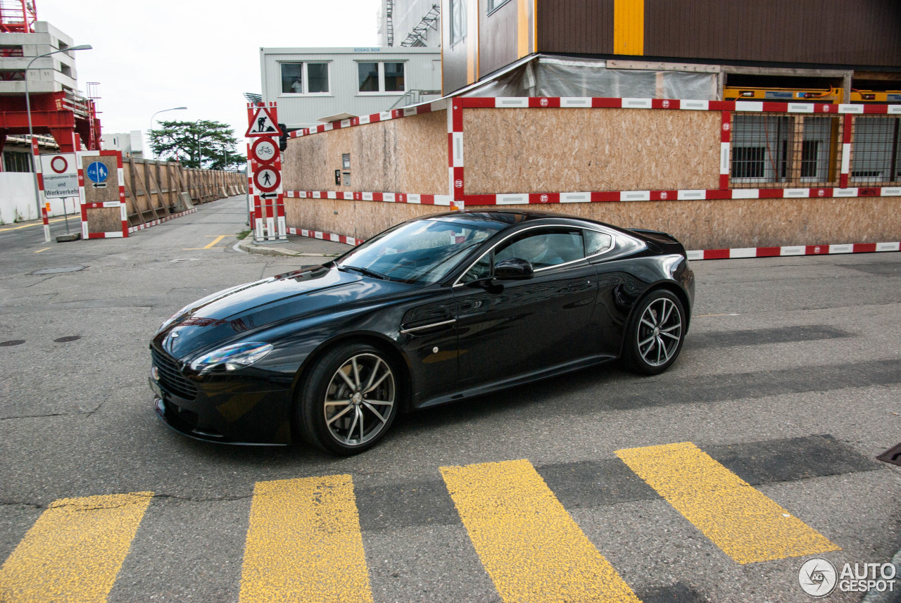 Aston Martin V8 Vantage S