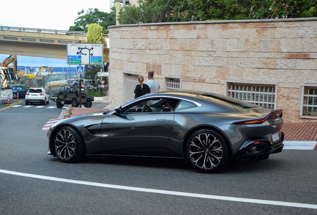 Aston Martin V8 Vantage 2018