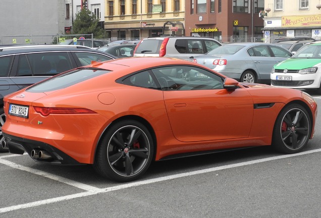 Jaguar F-TYPE R Coupé