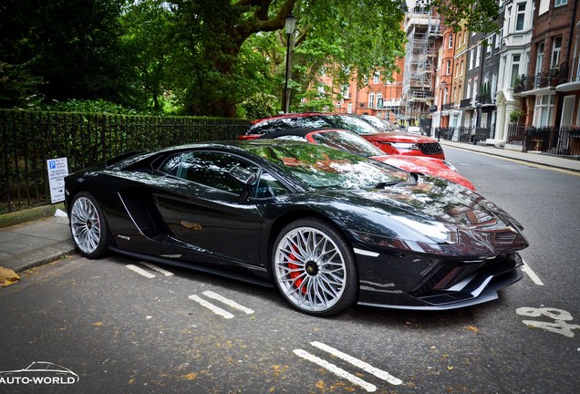 Lamborghini Aventador S LP740-4