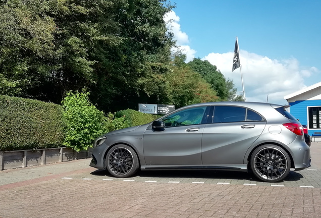 Mercedes-AMG A 45 W176 2015