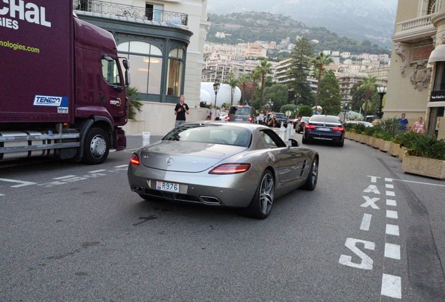 Mercedes-Benz SLS AMG