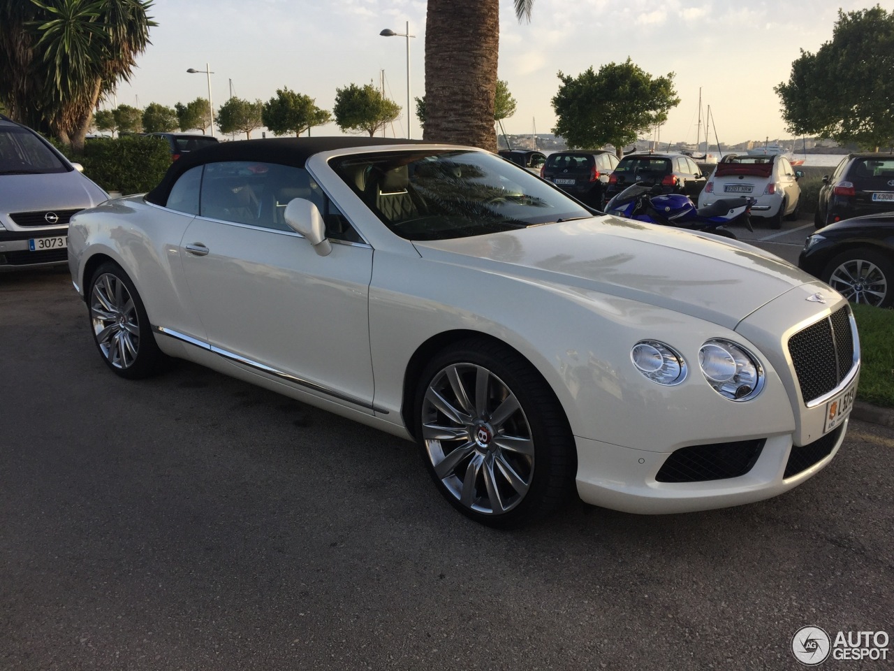 Bentley Continental GTC V8