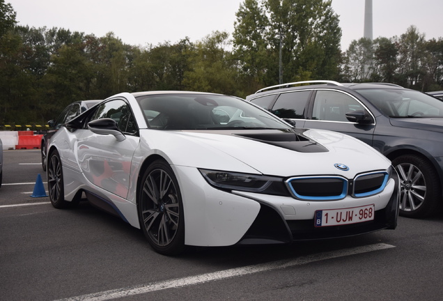 BMW i8