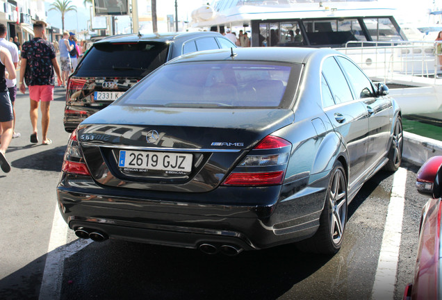 Mercedes-Benz S 63 AMG W221