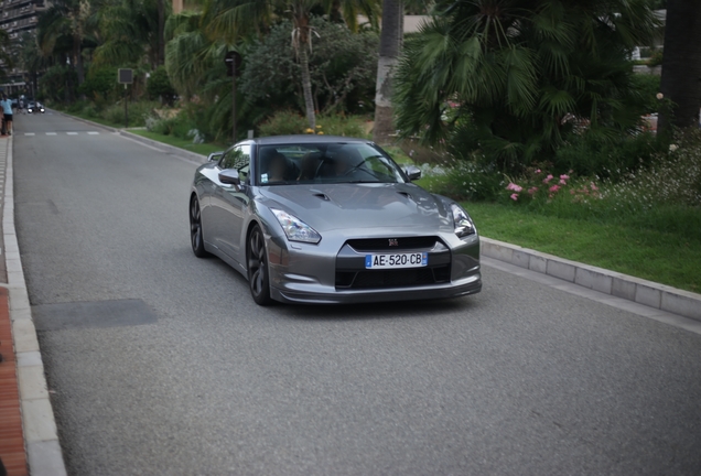 Nissan GT-R