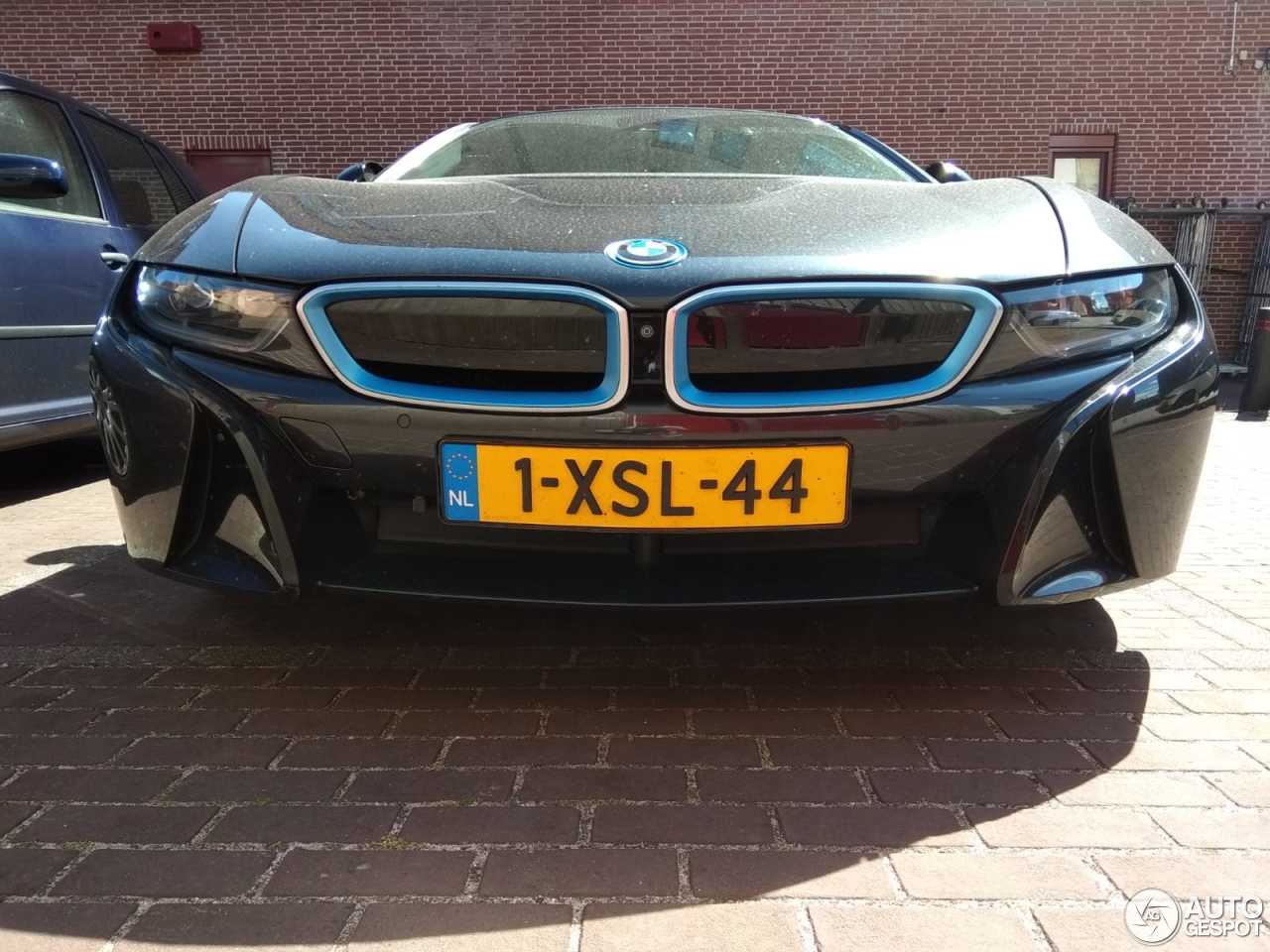 BMW i8