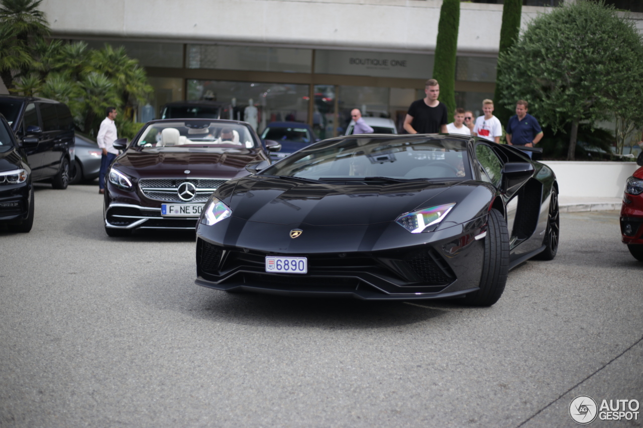 Lamborghini Aventador S LP740-4