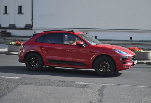 Porsche 95B Macan GTS