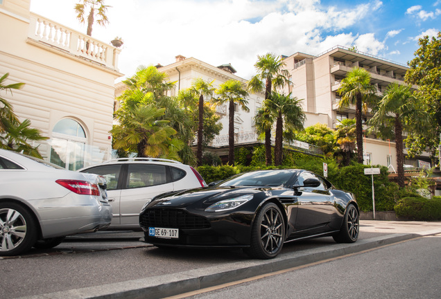 Aston Martin DB11