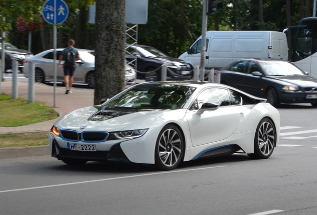 BMW i8