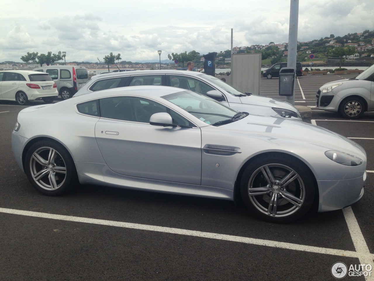 Aston Martin V8 Vantage