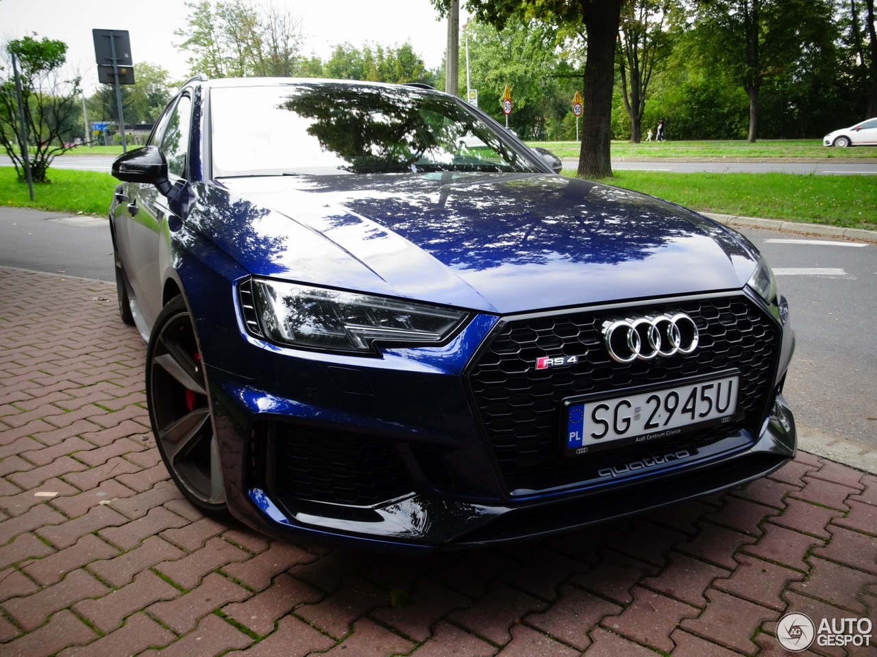 Audi RS4 Avant B9