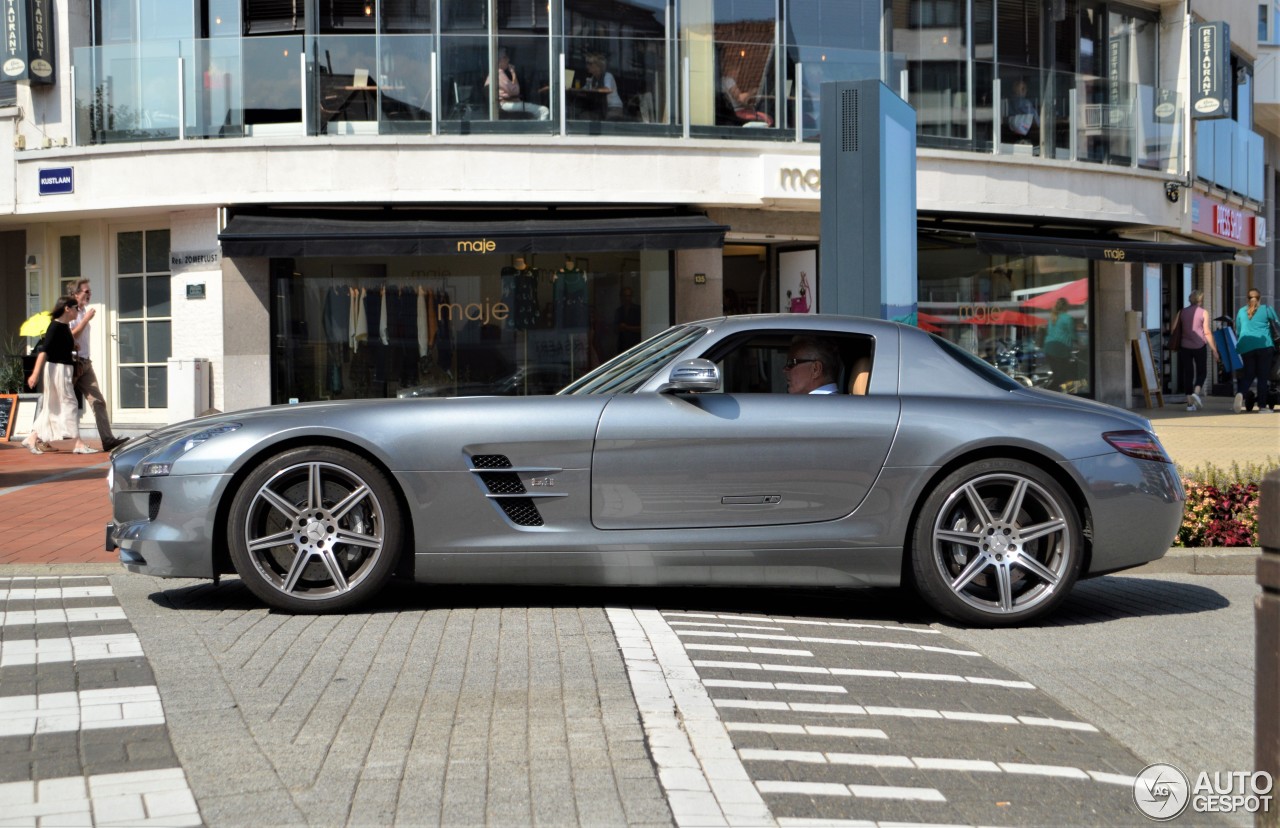 Mercedes-Benz SLS AMG