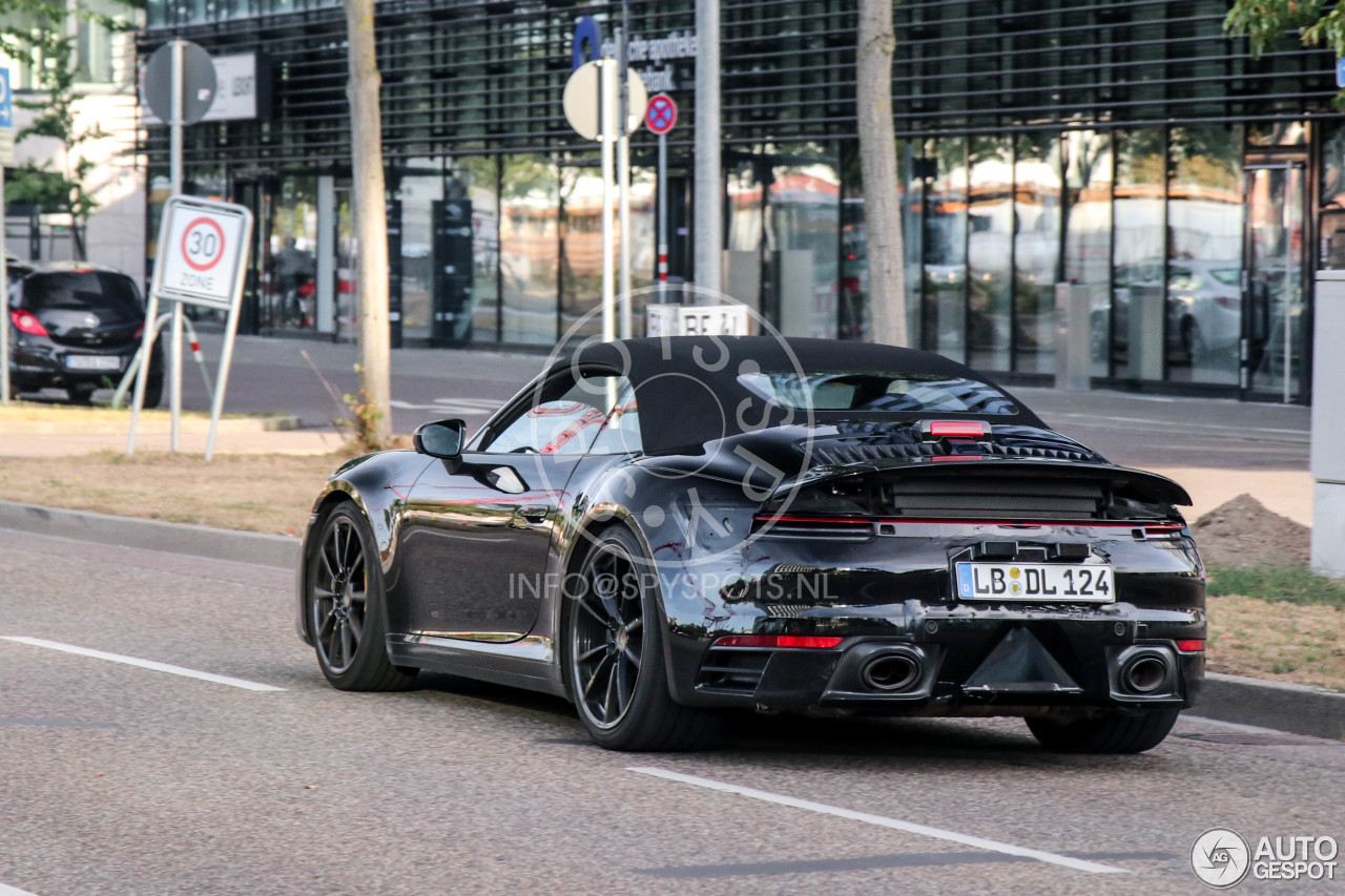 Porsche 992 Carrera 4S Cabriolet