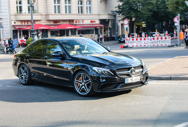 Mercedes-AMG C 63 S W205