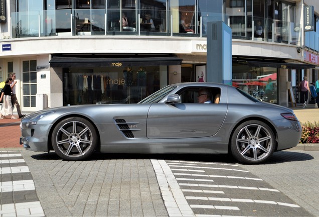 Mercedes-Benz SLS AMG