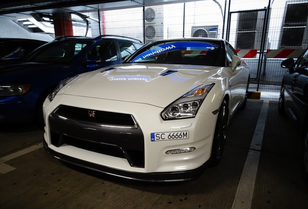 Nissan GT-R 2014